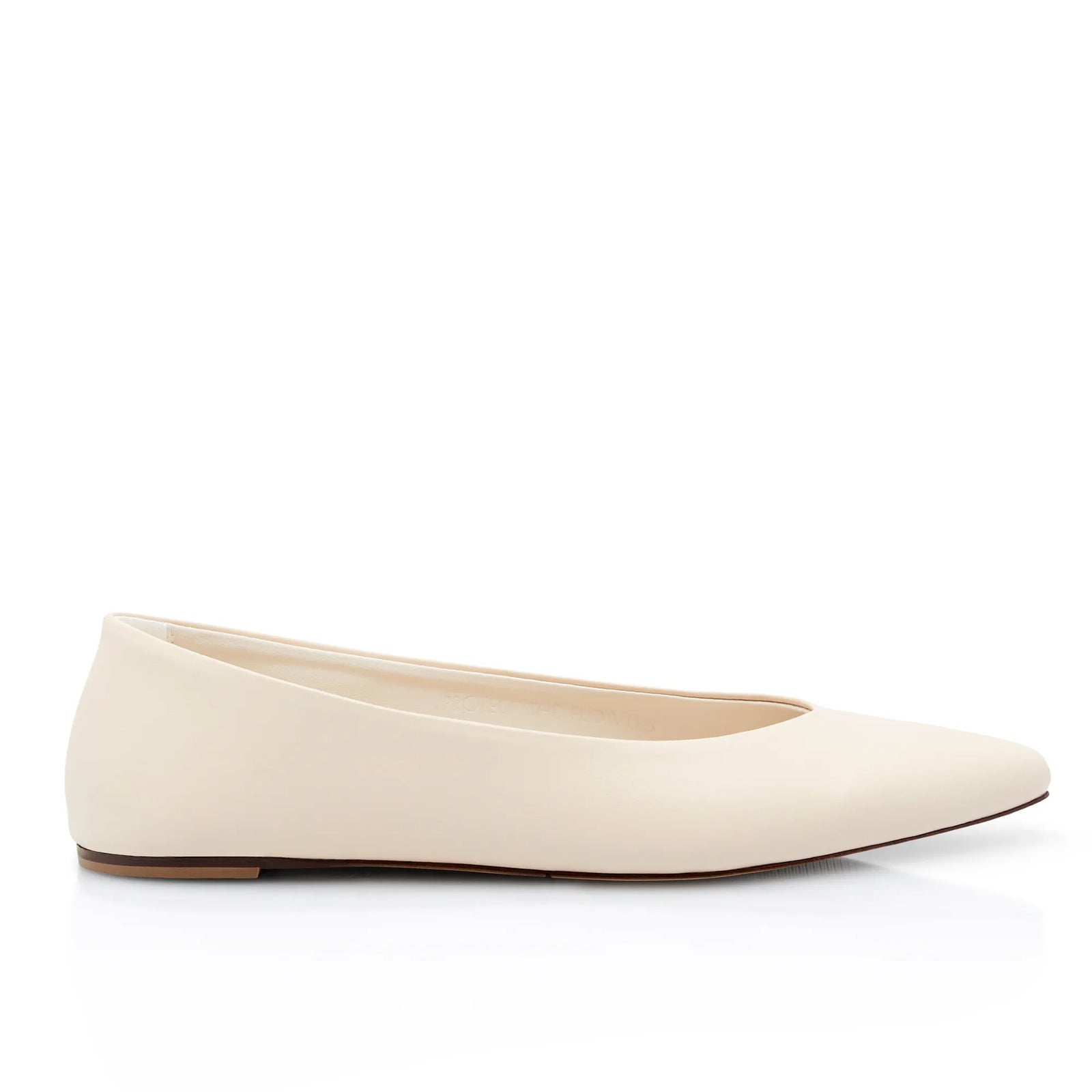 CAMELIA_LATTE_SIDE_STACK_1600x